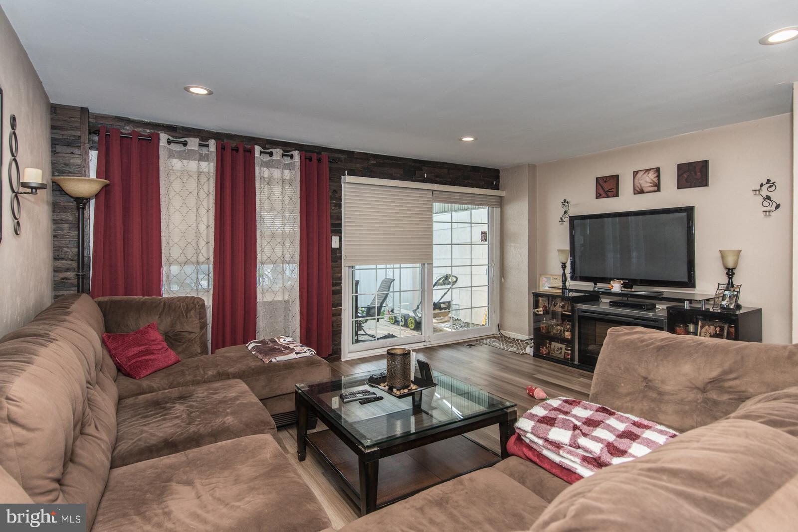 4242 Lawnside Road Philadelphia, PA 19154 - Photo 18 of 54 Gallery Image 18