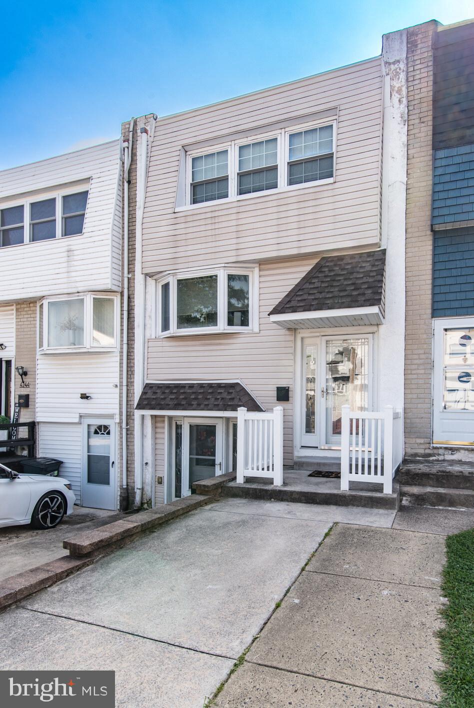 4242 Lawnside Road Philadelphia, PA 19154 - Photo 3 of 54 Gallery Image 3