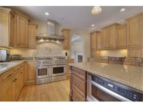 8 Arcadia Lane Salem, NH 03079 - Photo 6 of 18