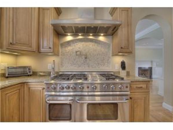 8 Arcadia Lane Salem, NH 03079 - Photo 8 of 18