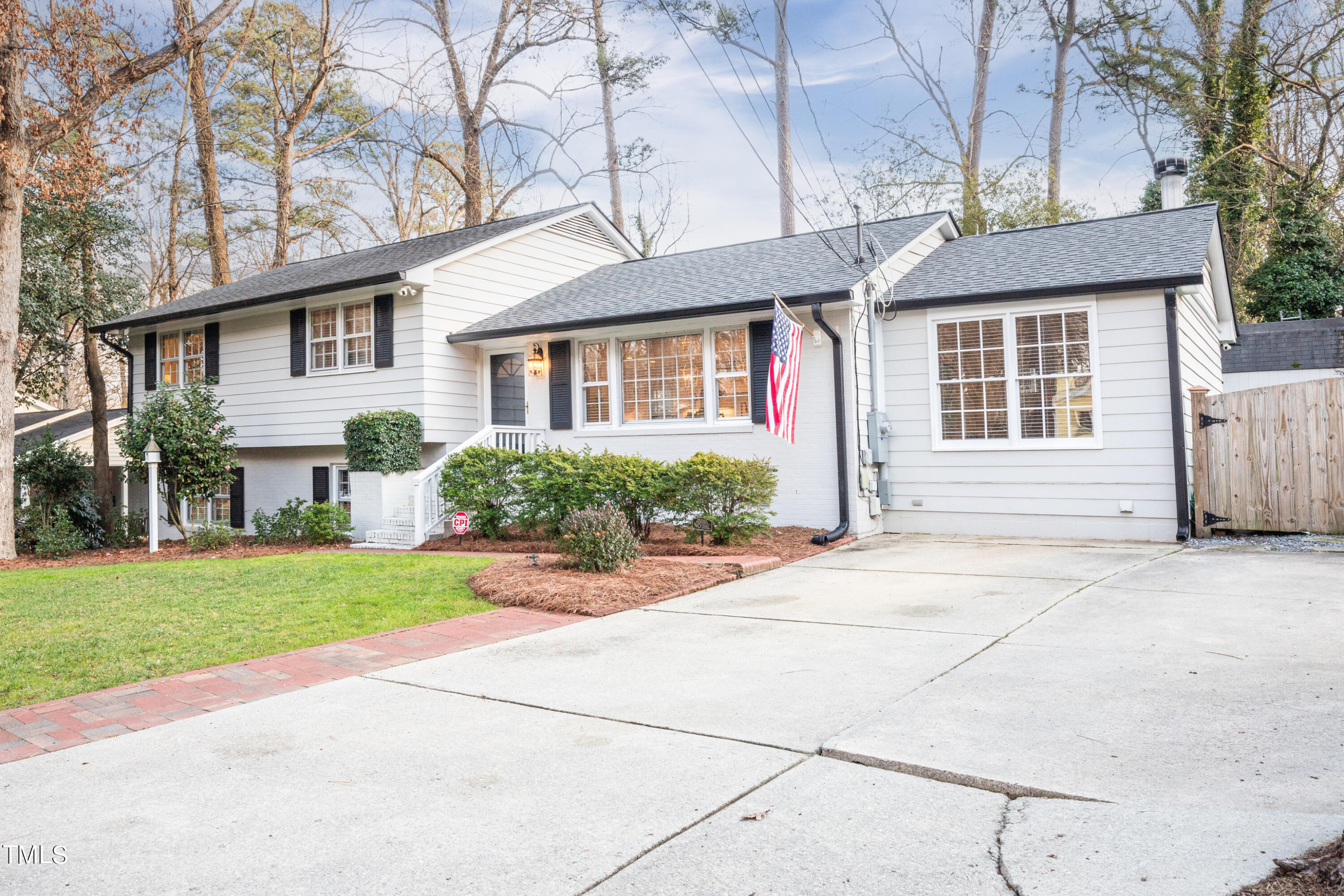 305 Glen Valley Road Raleigh, NC 27609 - Photo 2 of 40 20240224-IMG_2708-Edit