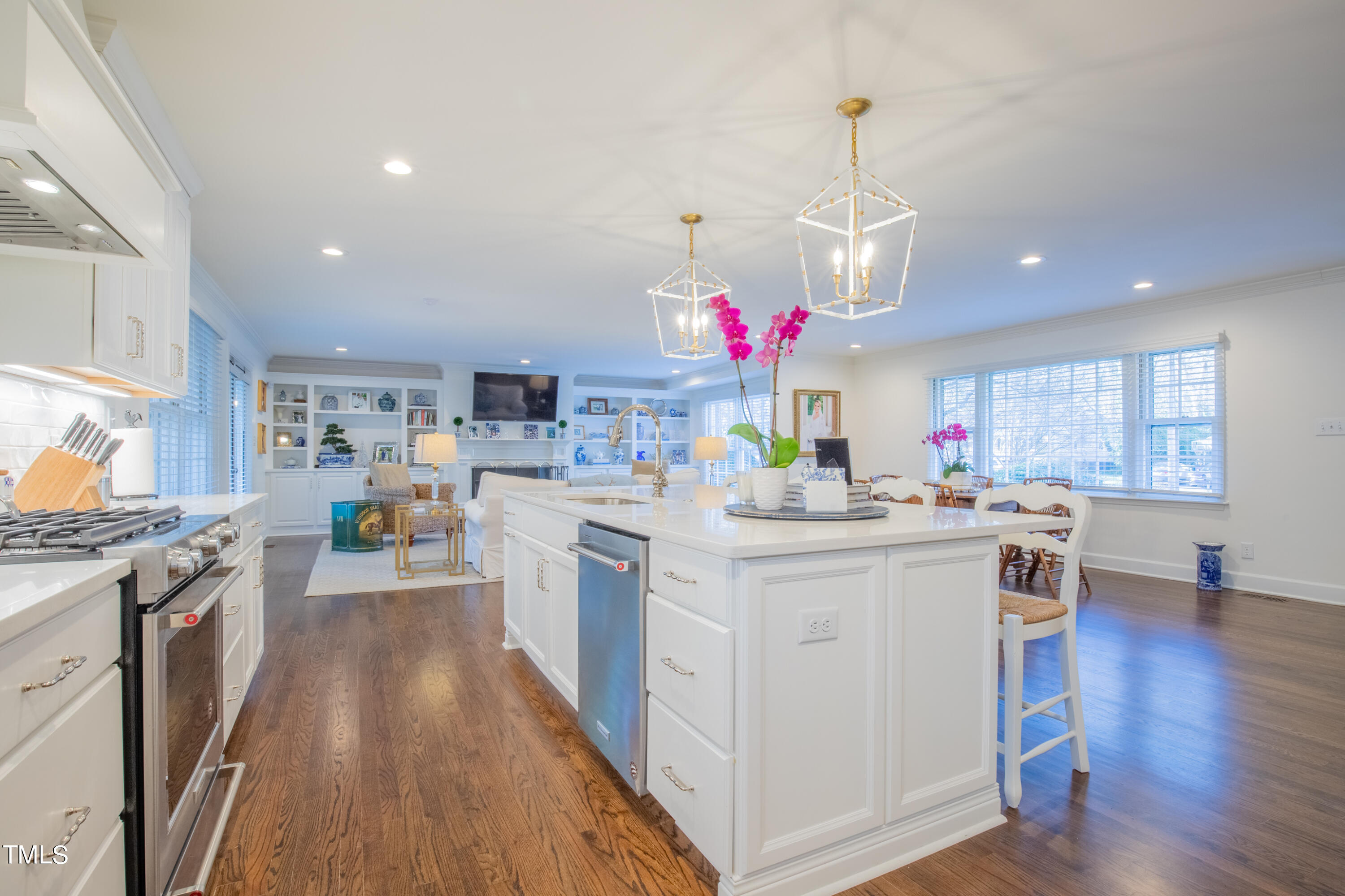 305 Glen Valley Road Raleigh, NC 27609 - Photo 10 of 40 20240224-IMG_2678-HDR