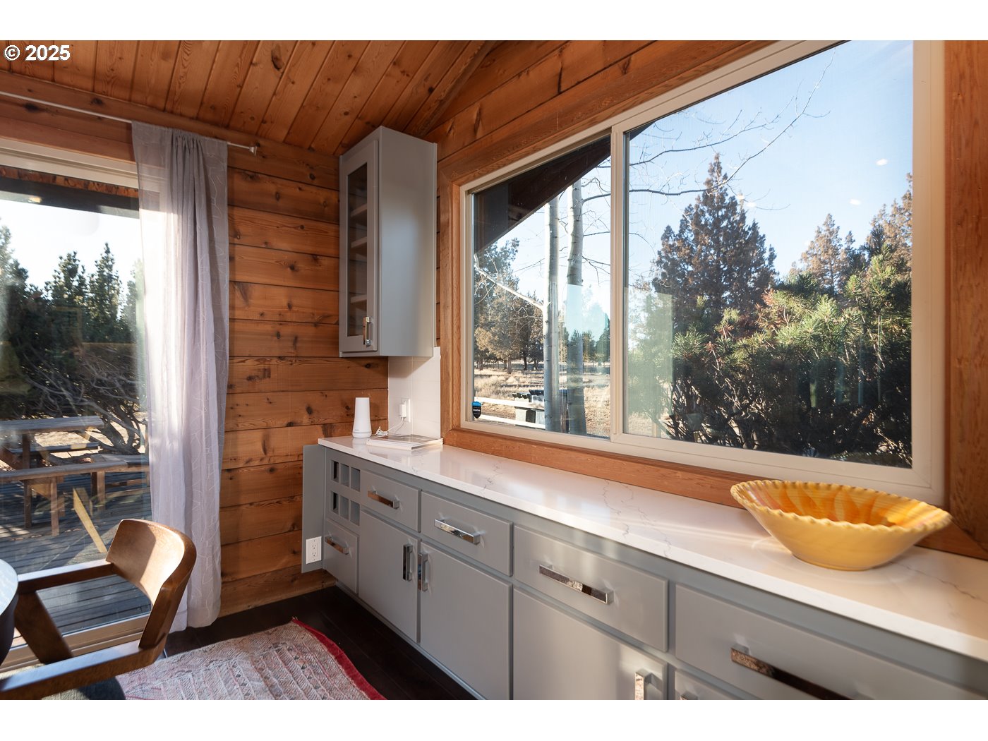 18955 Pinehurst Road Bend, OR 97703 - Photo 14 of 31