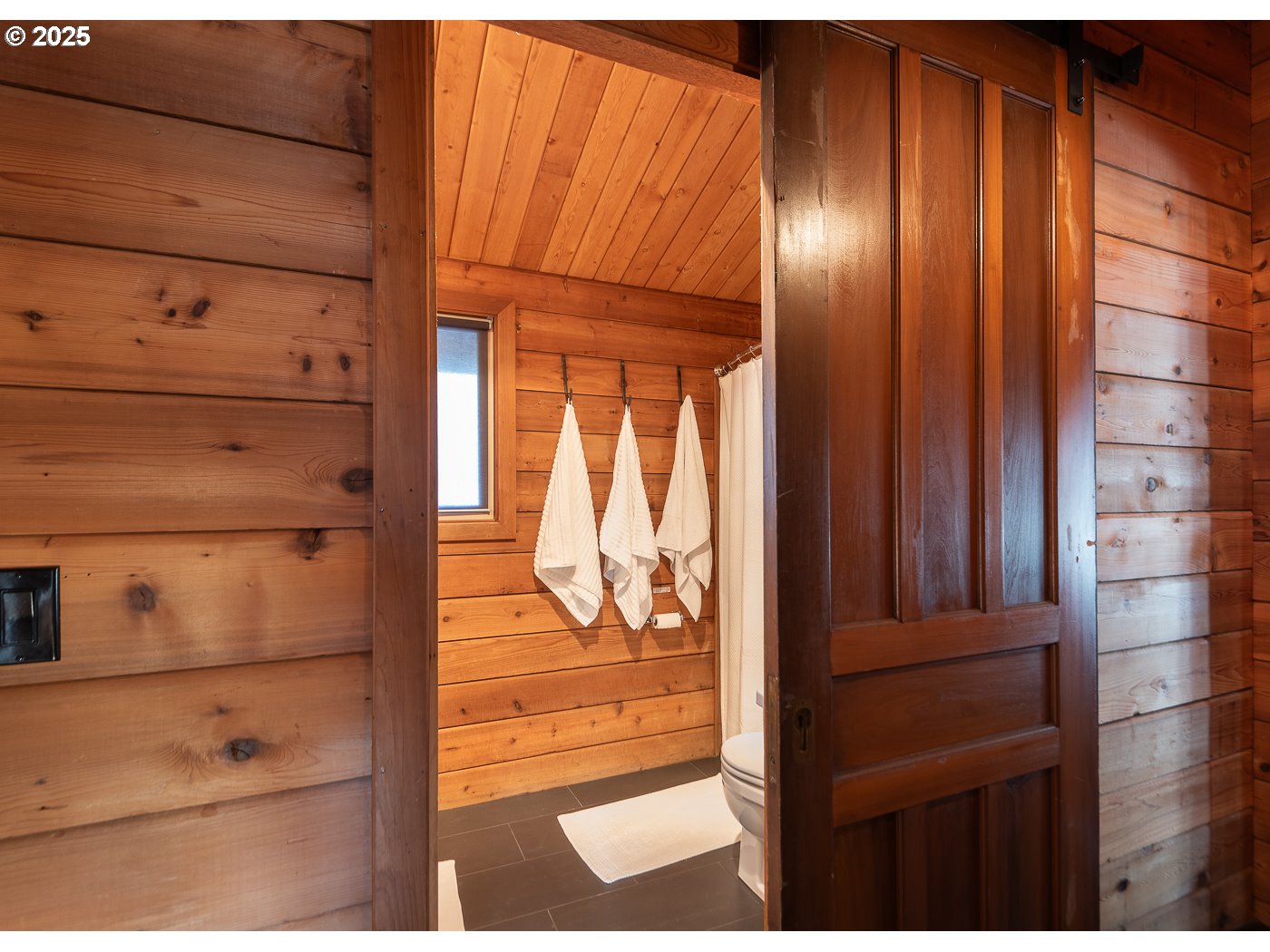 18955 Pinehurst Road Bend, OR 97703 - Photo 19 of 31