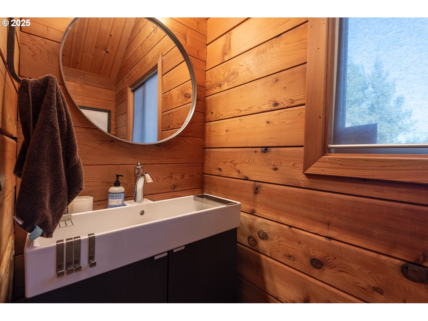 18955 Pinehurst Road Bend, OR 97703 - Photo 20 of 31