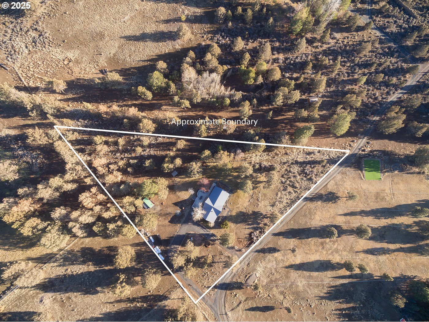 18955 Pinehurst Road Bend, OR 97703 - Photo 3 of 31