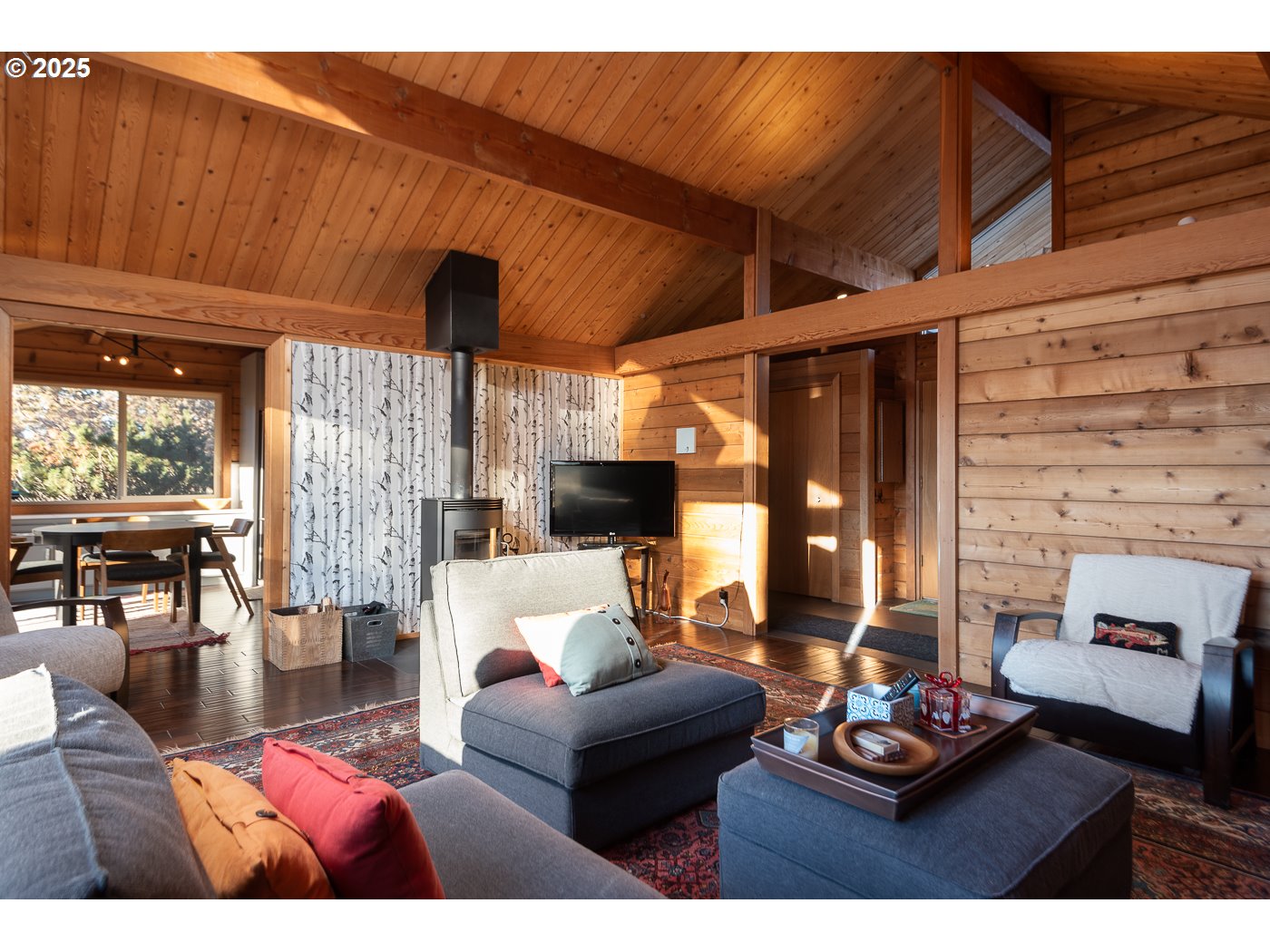 18955 Pinehurst Road Bend, OR 97703 - Photo 6 of 31