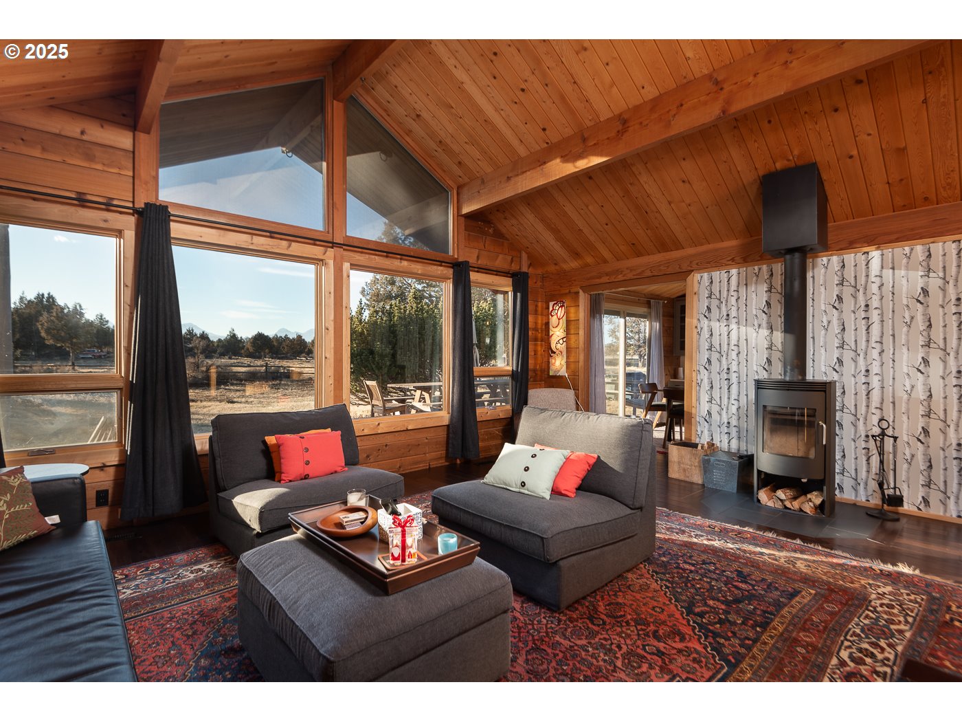 18955 Pinehurst Road Bend, OR 97703 - Photo 7 of 31