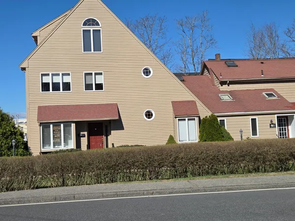 $2,100 | 938 East Street, Unit 4, Walpole, MA 02081
