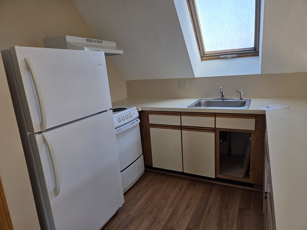 938 East Street, Unit 4 Walpole, MA 02081 - Photo 3 of 6