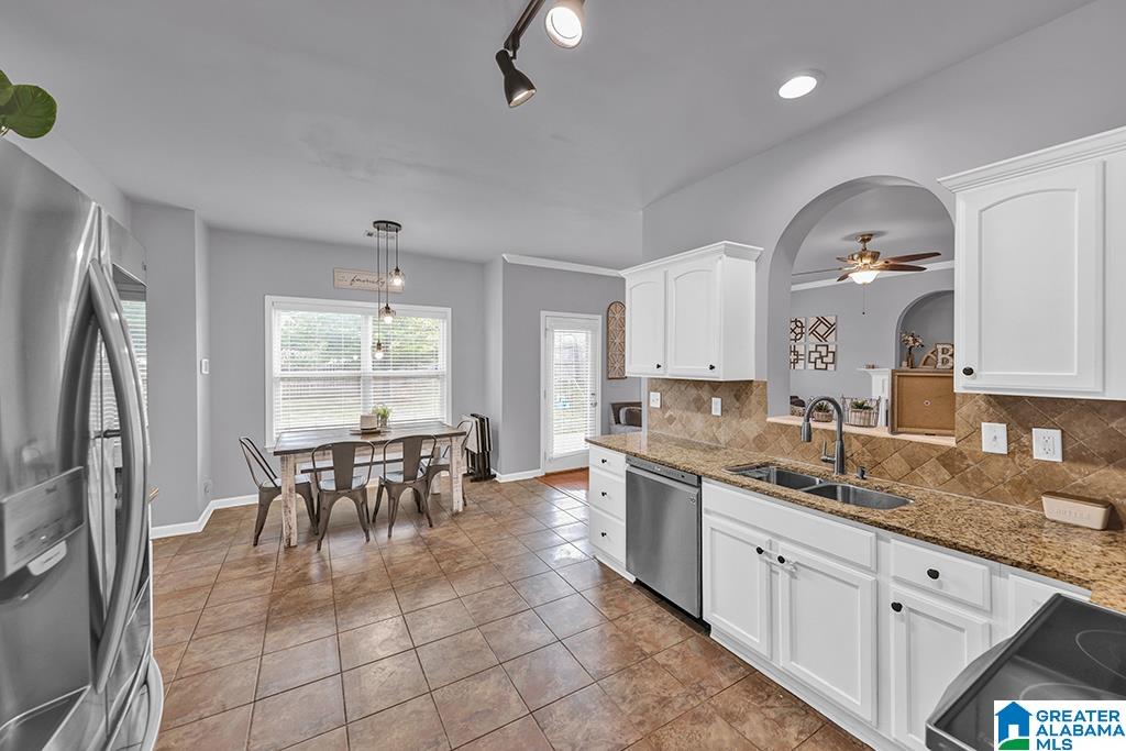 777 Valley Circle Leeds, AL 35094 - Photo 9 of 26