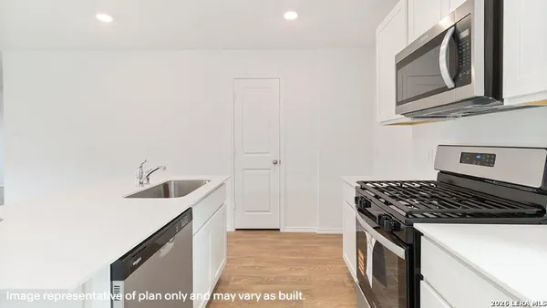 $278,020 | 16044 Mahogany Way, Elmendorf, TX 78112