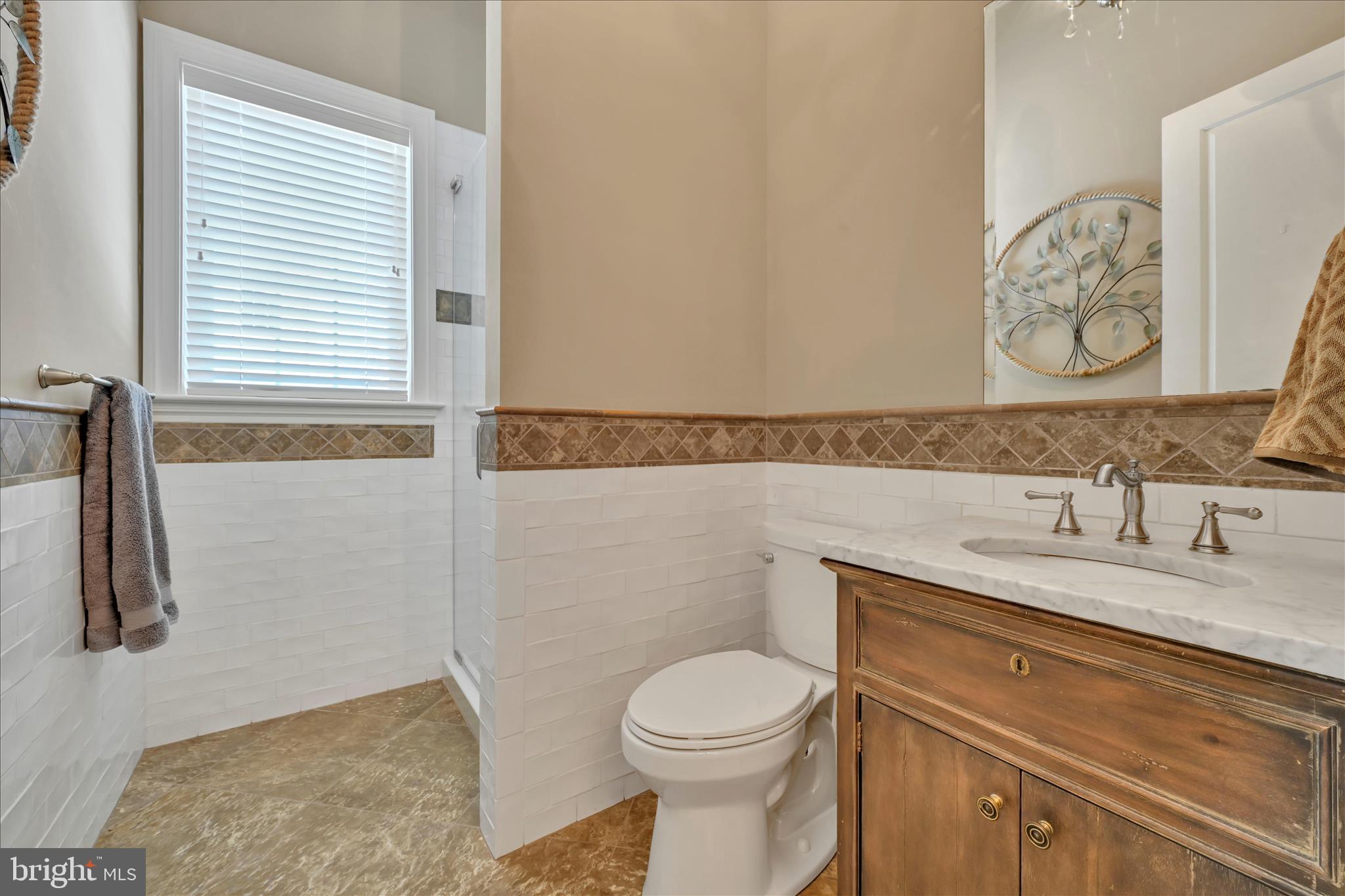 378 Fern Lane Lancaster, PA 17601 - Photo 39 of 65 Main Level Full Bathroom