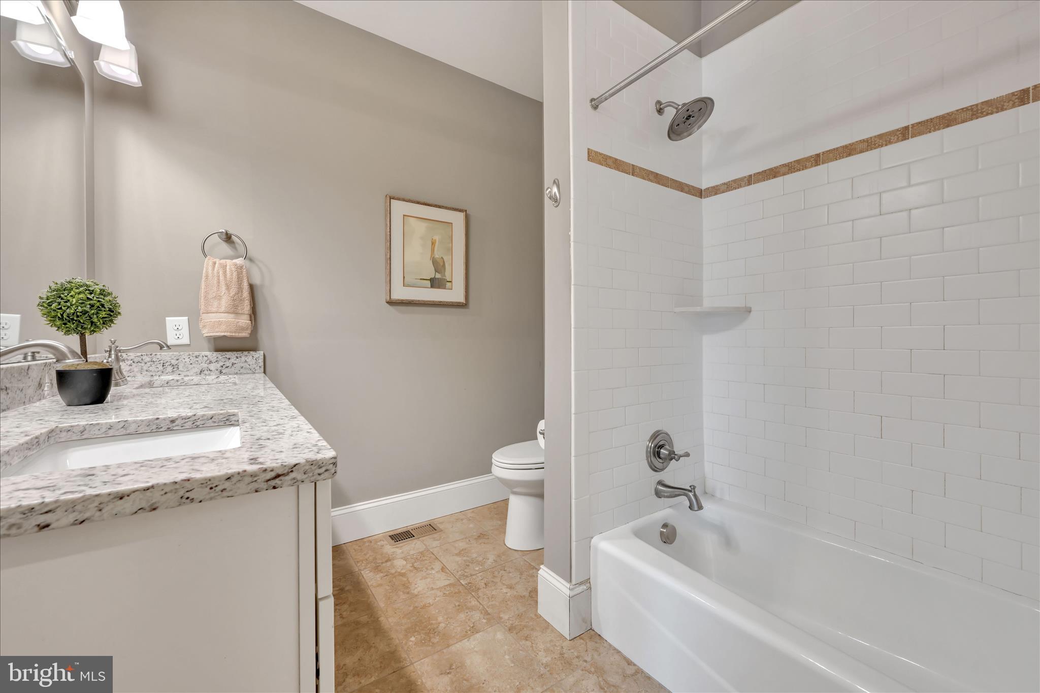 378 Fern Lane Lancaster, PA 17601 - Photo 49 of 65 Full Upper Bath 2