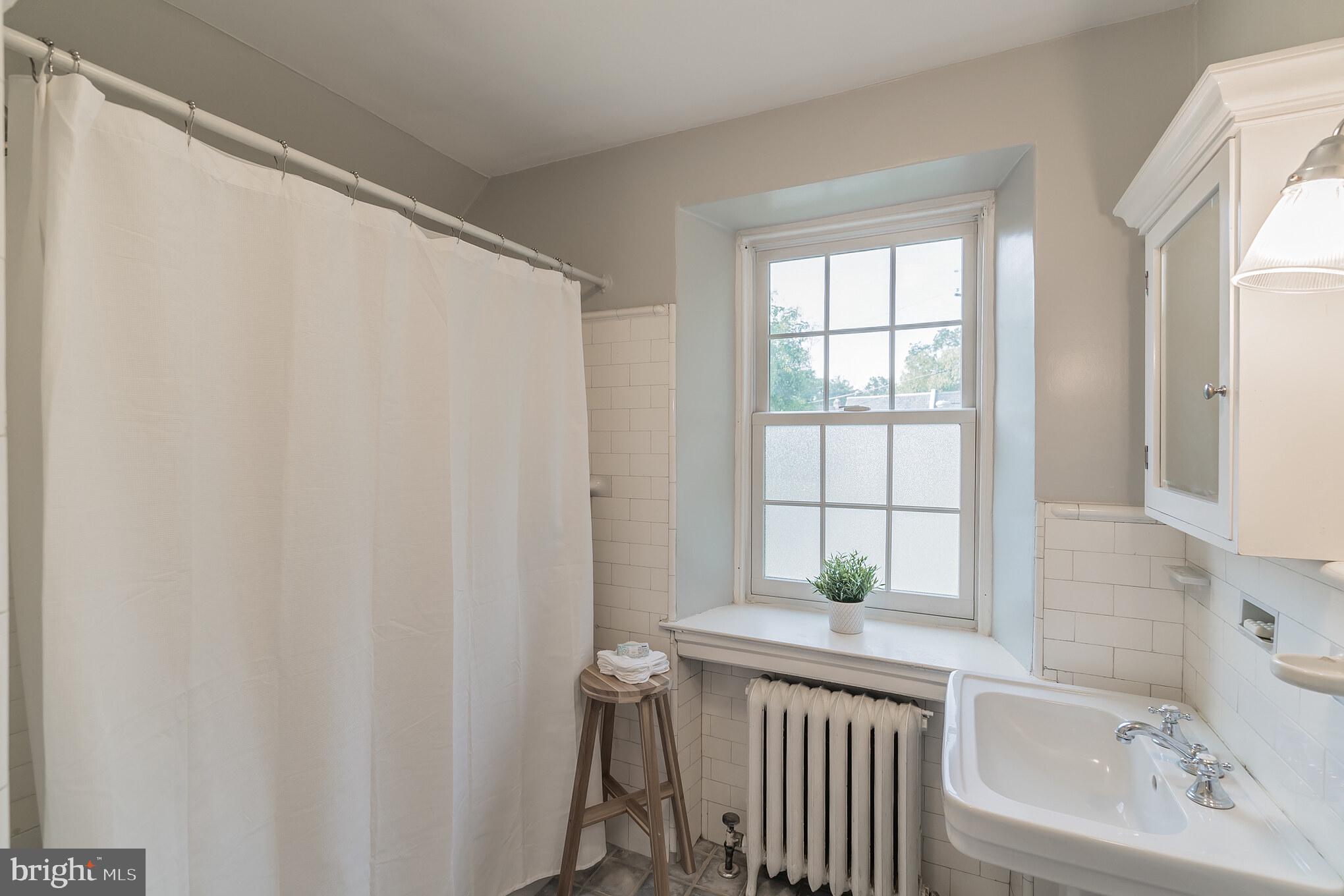 7809 Winston Road Philadelphia, PA 19118 - Photo 22 of 29 Master Bathroom