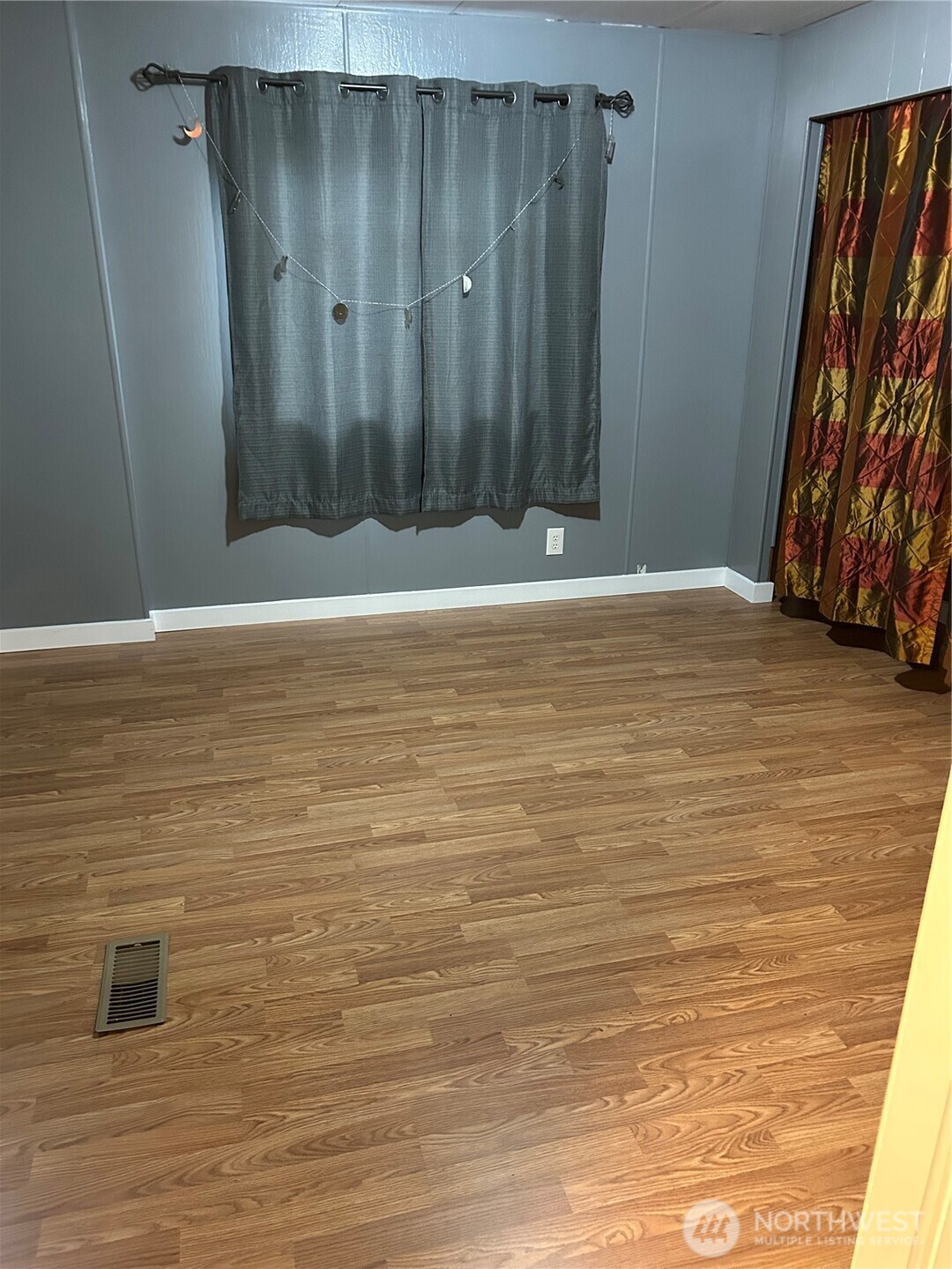 13101 64th Avenue South Seattle, WA 98178 - Photo 21 of 34