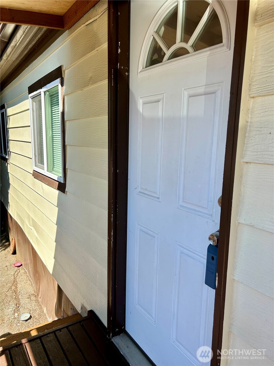 13101 64th Avenue South Seattle, WA 98178 - Photo 4 of 34 a view of front door