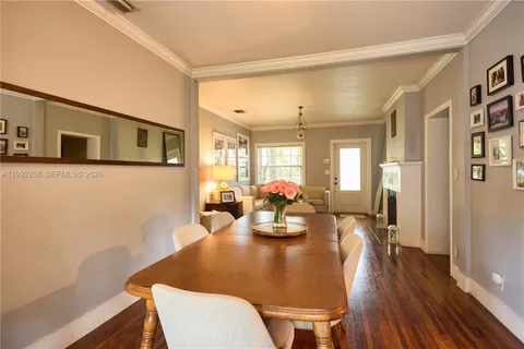$5,200 | 5755 Devonshire Boulevard, Unit 5755, Miami, FL 33155