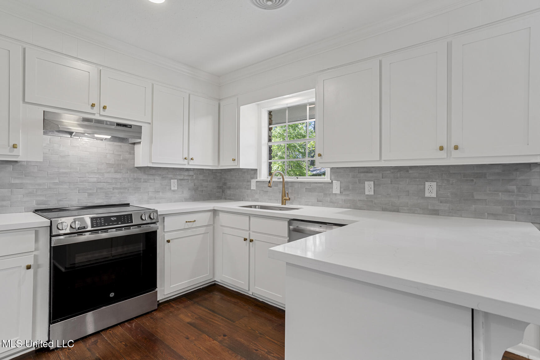 440 Armour Drive Jackson, MS 39211 - Photo 11 of 35 440 Armour-12