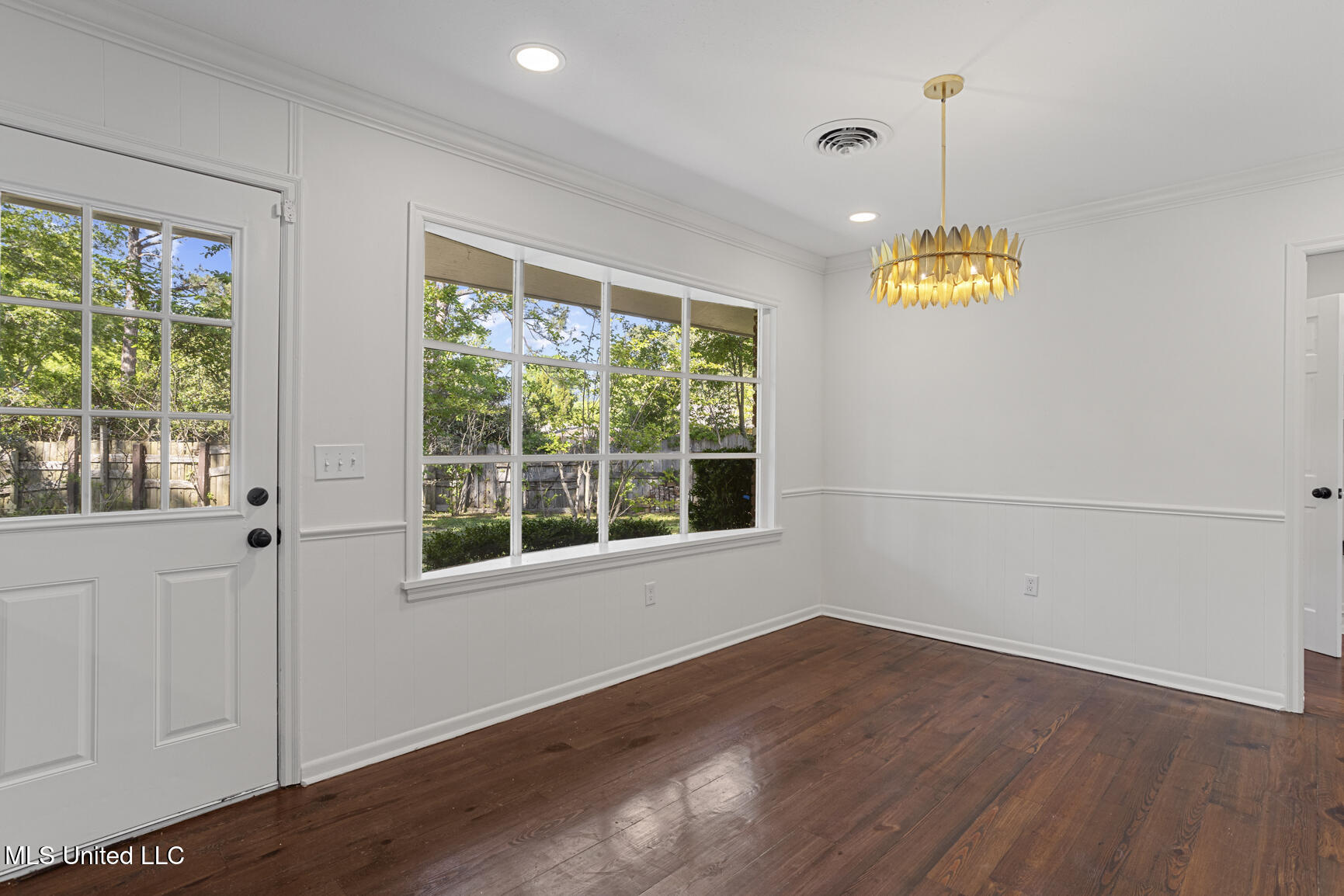 440 Armour Drive Jackson, MS 39211 - Photo 14 of 35 440 Armour-15