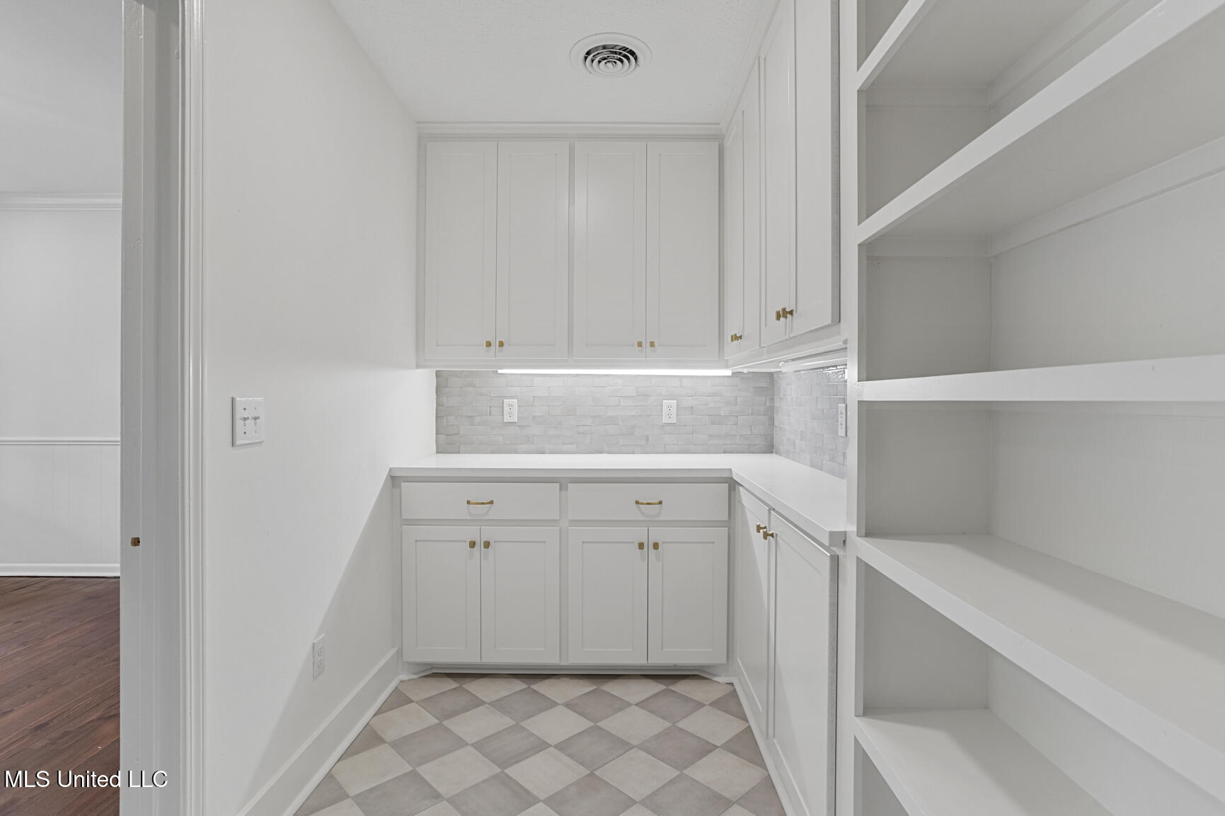 440 Armour Drive Jackson, MS 39211 - Photo 16 of 35 440 Armour-17