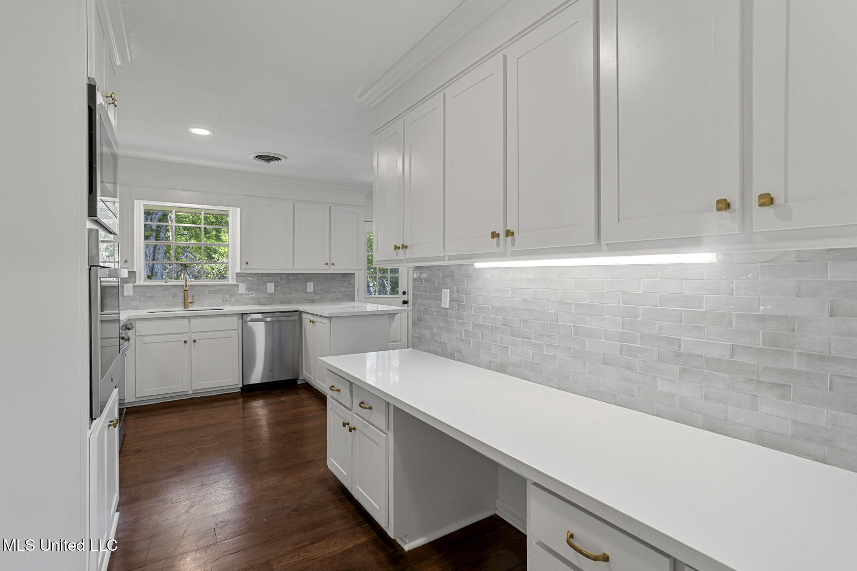 440 Armour Drive Jackson, MS 39211 - Photo 9 of 35 440 Armour-10