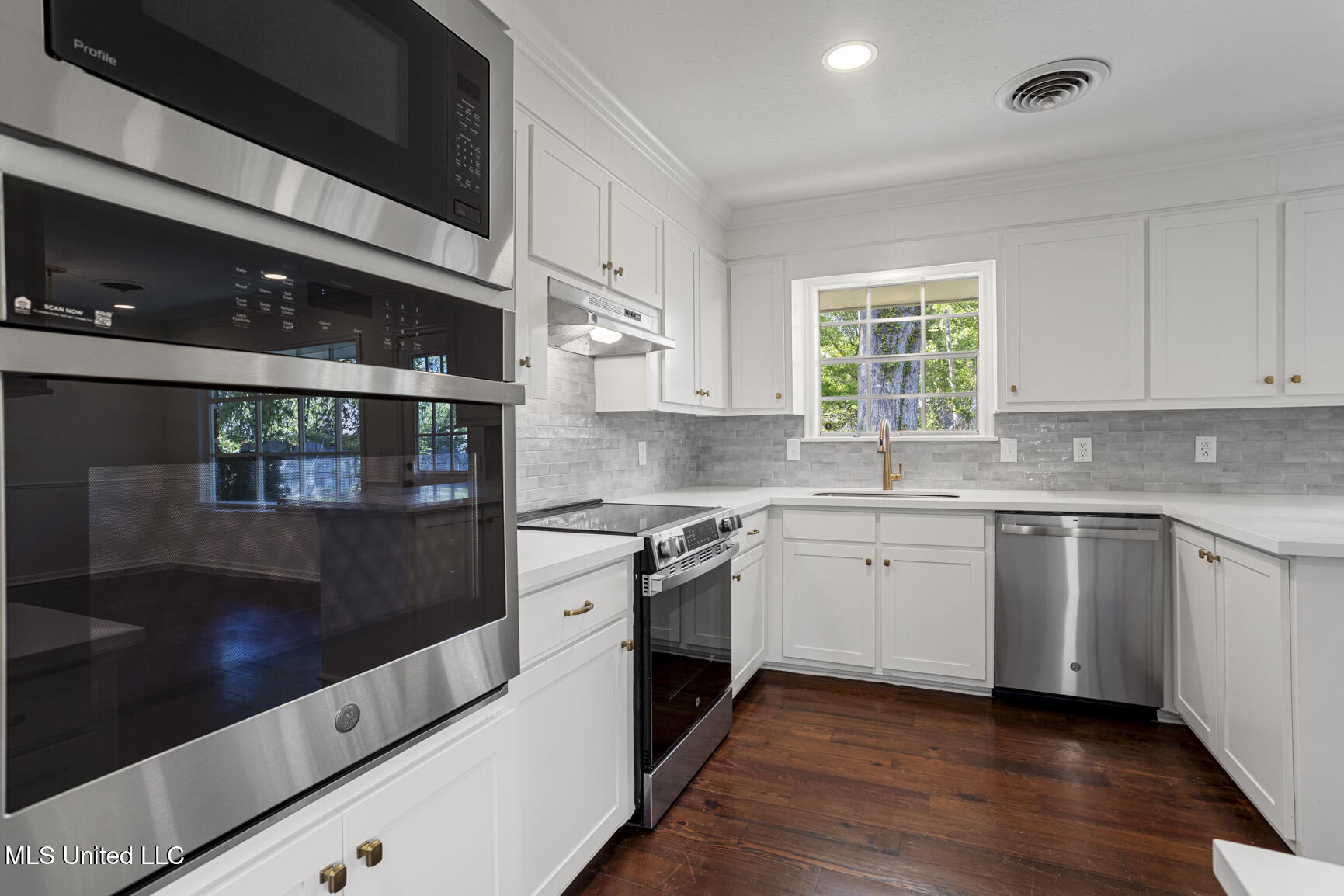 440 Armour Drive Jackson, MS 39211 - Photo 10 of 35 440 Armour-11