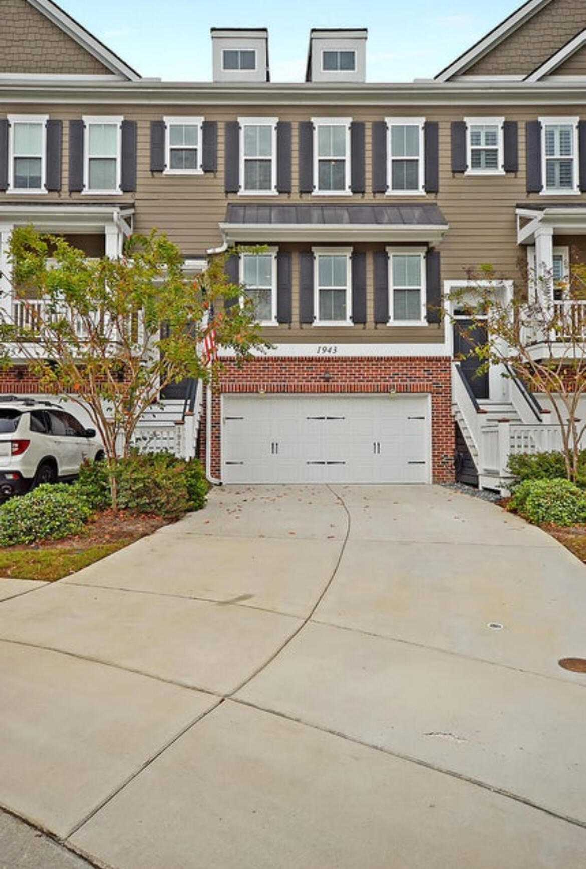 1943 Carolina Towne Court Mount Pleasant, SC 29464 - Photo 2 of 33 IMG_0596