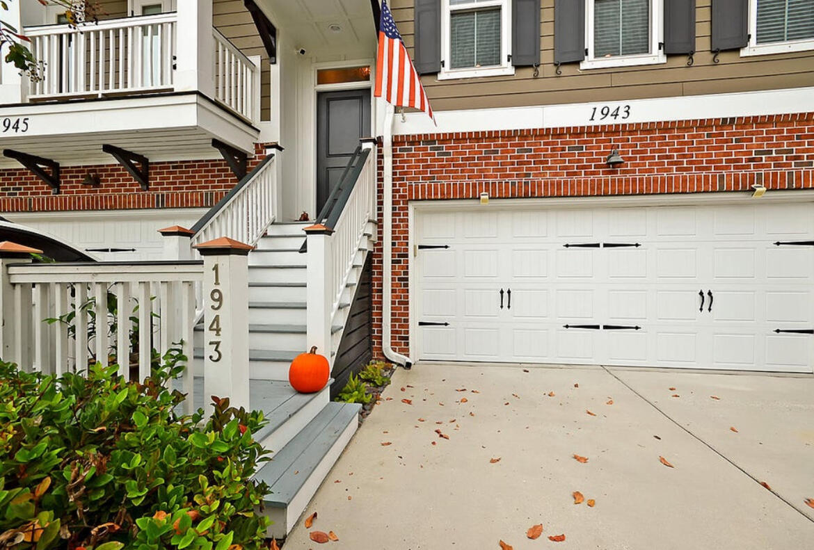 1943 Carolina Towne Court Mount Pleasant, SC 29464 - Photo 3 of 33 IMG_0626