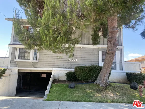 $625,000 | 14621 Berendo Avenue, Unit 7, Gardena, CA 90247