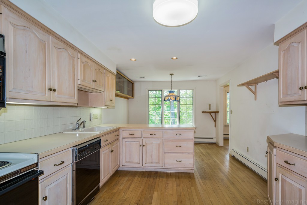 16 South Meadow Ridge, Unit 16 Concord, MA 01742 - Photo 5 of 21 Gallery Image 5