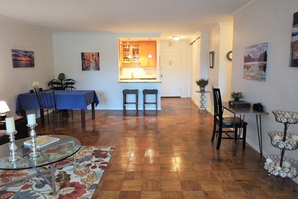 9 Hawthorne Place, Unit 2J Boston, MA 02114 - Photo 4 of 10