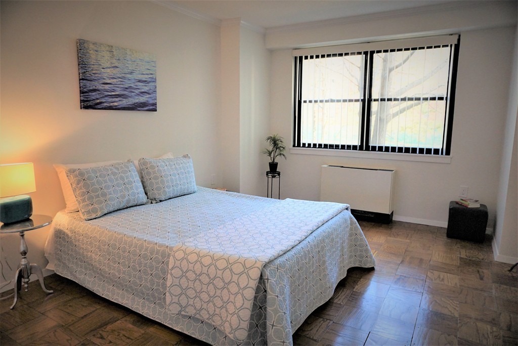 9 Hawthorne Place, Unit 2J Boston, MA 02114 - Photo 6 of 10