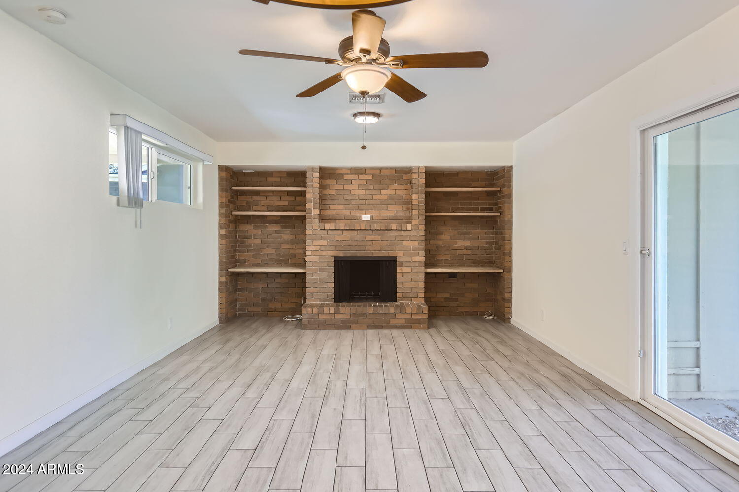 3130 West Cactus Road Phoenix, AZ 85029 - Photo 13 of 28 3130 W Cactus Rd - Web Quality - 013 - 1