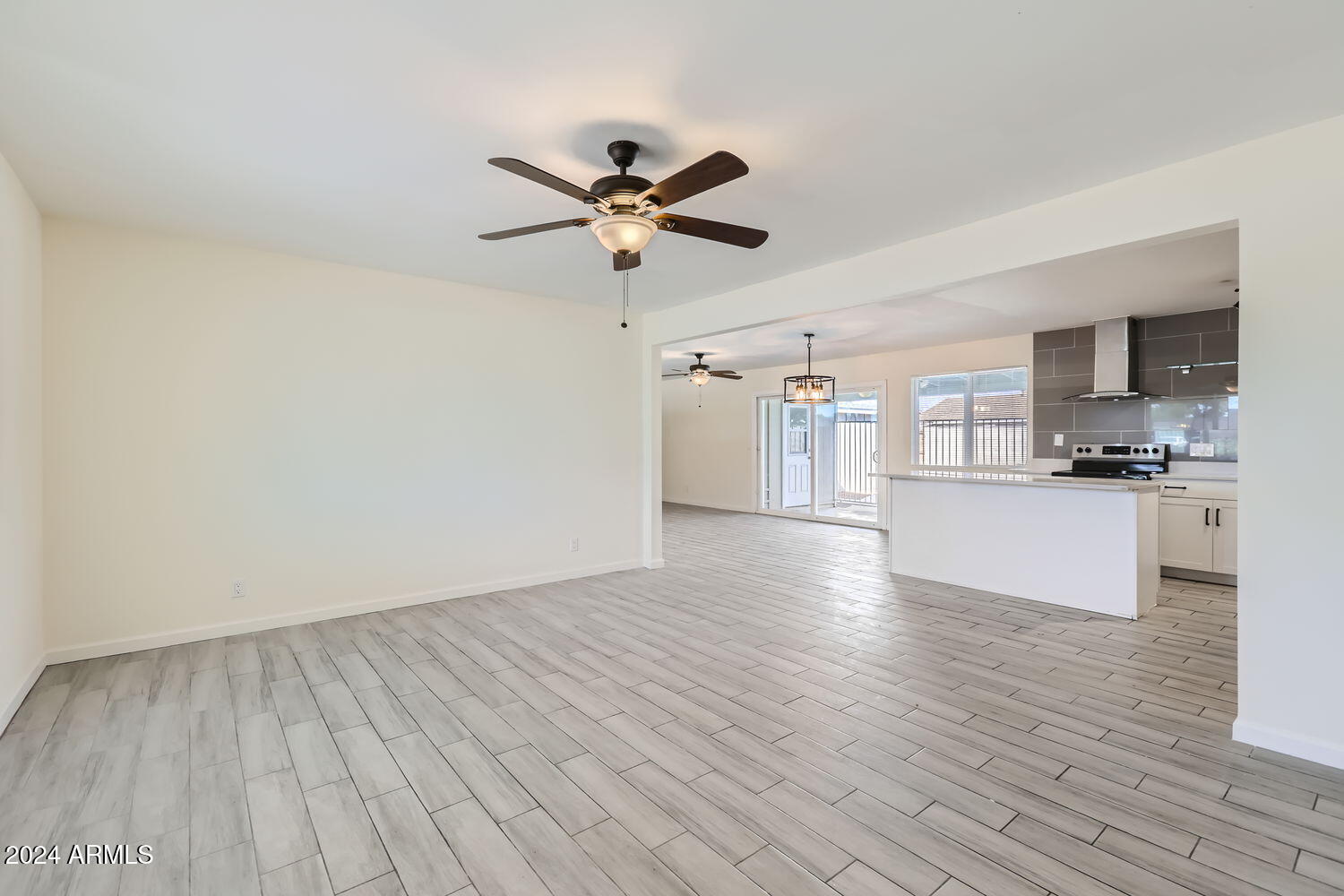 3130 West Cactus Road Phoenix, AZ 85029 - Photo 6 of 28 3130 W Cactus Rd - Web Quality - 006 - 0