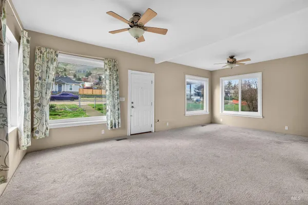 $329,000 | 815 2nd Street, Asotin, WA 99402