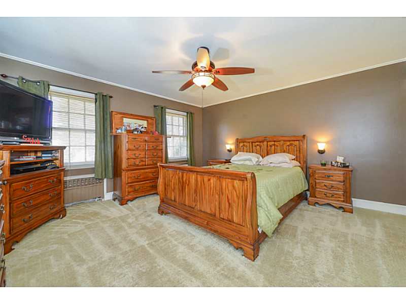 240 Pippin Orchard Road Cranston, RI 02921 - Photo 20 of 23 Bedroom.