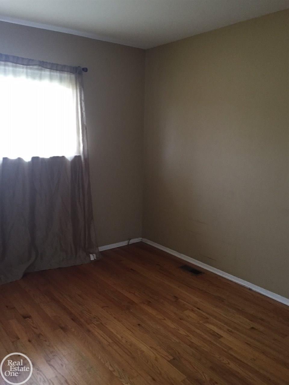 25153 Rubin Road Warren, MI 48089 - Photo 10 of 27