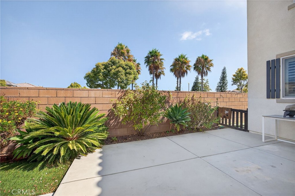 3459 North Oxnard Boulevard Oxnard, CA 93036 - Photo 34 of 54 a view of a house with a flower garden