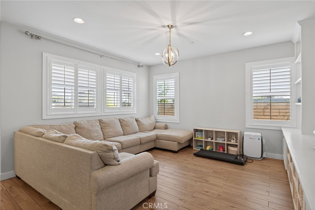 3459 North Oxnard Boulevard Oxnard, CA 93036 - Photo 6 of 54 a living room with furniture and windows