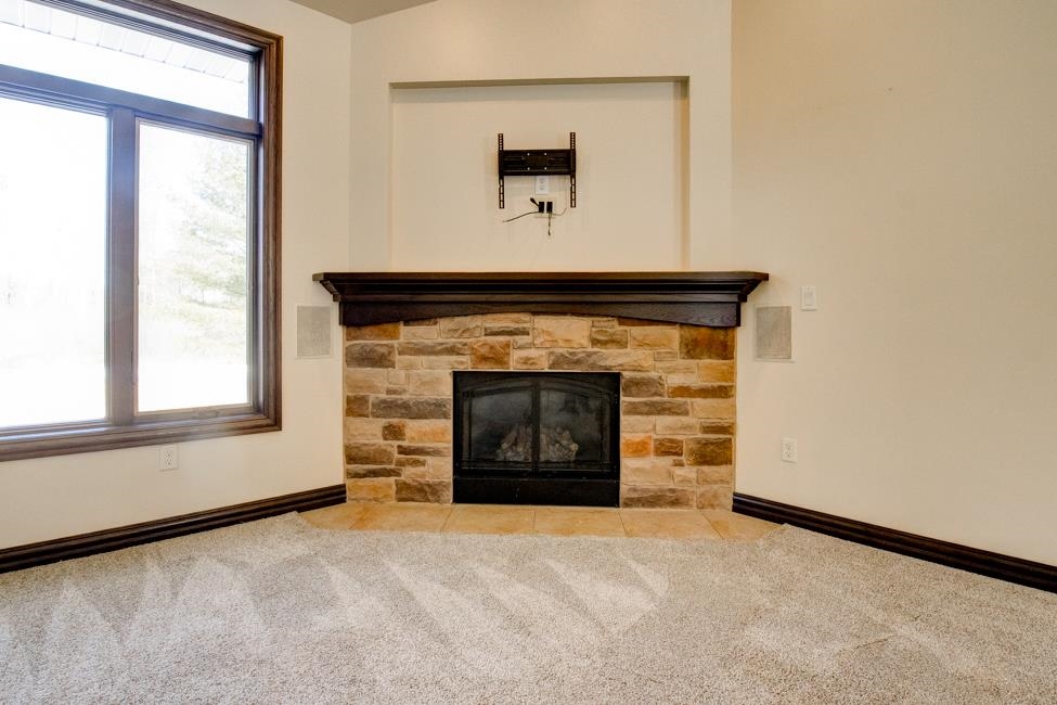 W1374 Madsen Road Marinette, WI 54143 - Photo 5 of 84