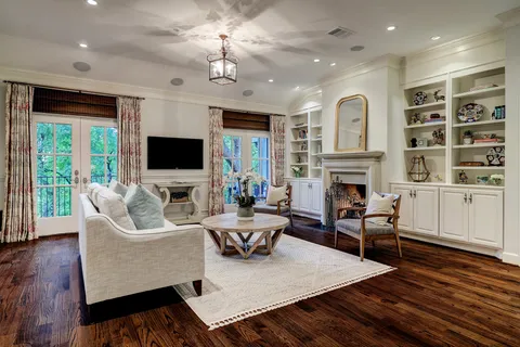$450,000 | 6599 Bayou Glen Road, Houston, TX 77057