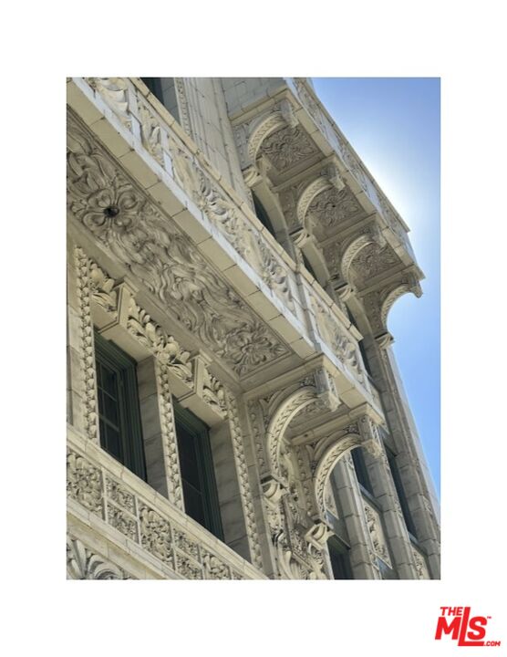 416 South Spring Street, Unit 905 Los Angeles, CA 90013 - Photo 18 of 19 a view of a fireplace