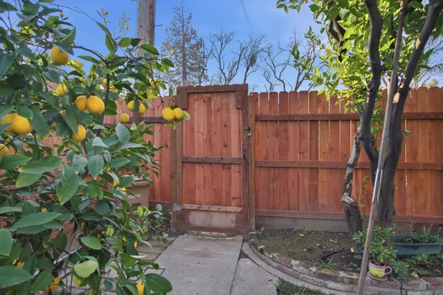 $430,000 | 1402 West Orangeburg Avenue, Modesto, CA 95350