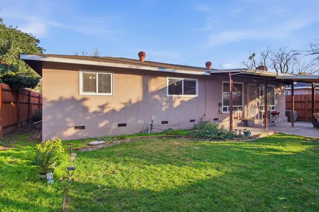 $430,000 | 1402 West Orangeburg Avenue, Modesto, CA 95350