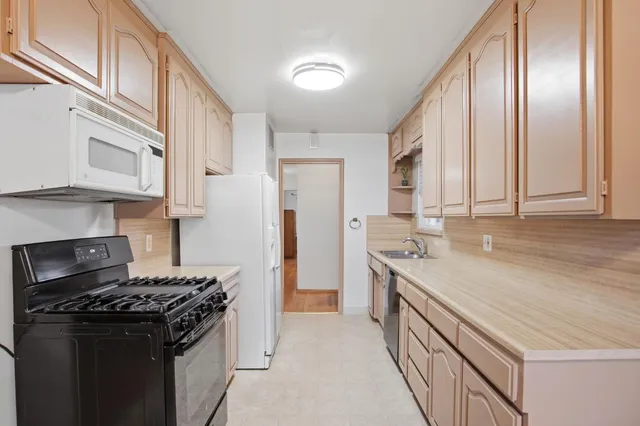 $430,000 | 1402 West Orangeburg Avenue, Modesto, CA 95350