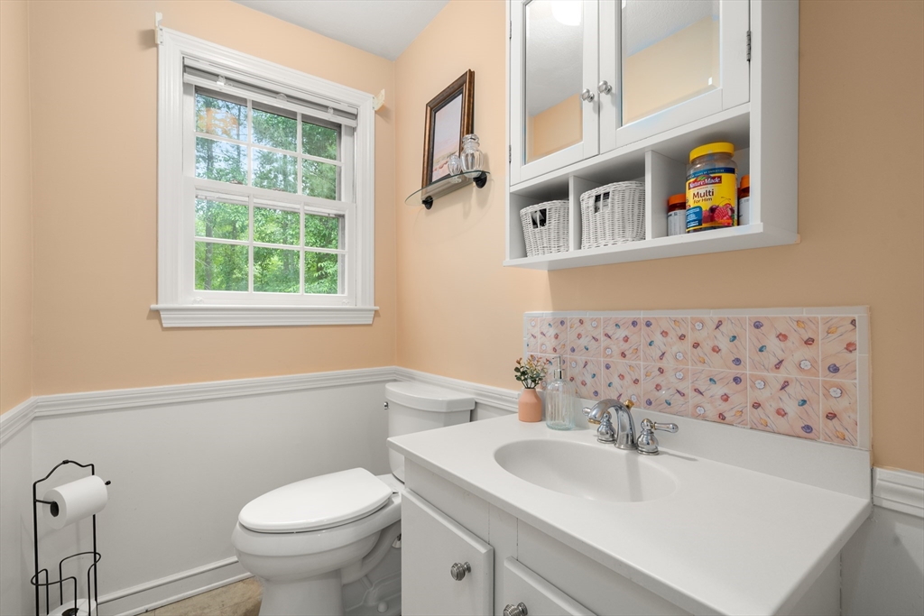 237 Peakham Road Sudbury, MA 01776 - Photo 15 of 29