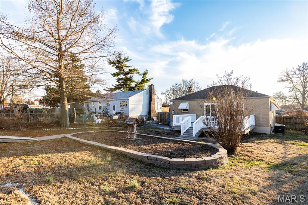 615 Reavis Barracks Road St. Louis, MO 63125 - Photo 13 of 16