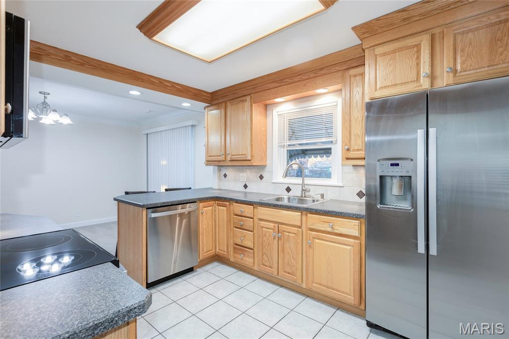 615 Reavis Barracks Road St. Louis, MO 63125 - Photo 8 of 16