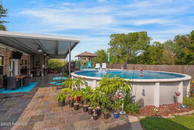 $205,000 | 2418 Louisiana Drive, New Iberia, LA 70560